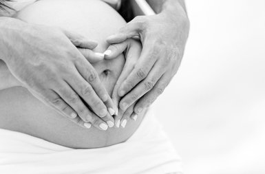 Behandlinger, der kan lette gener under graviditeten, modne din krop til fødslen eller sætte fødslen igang.